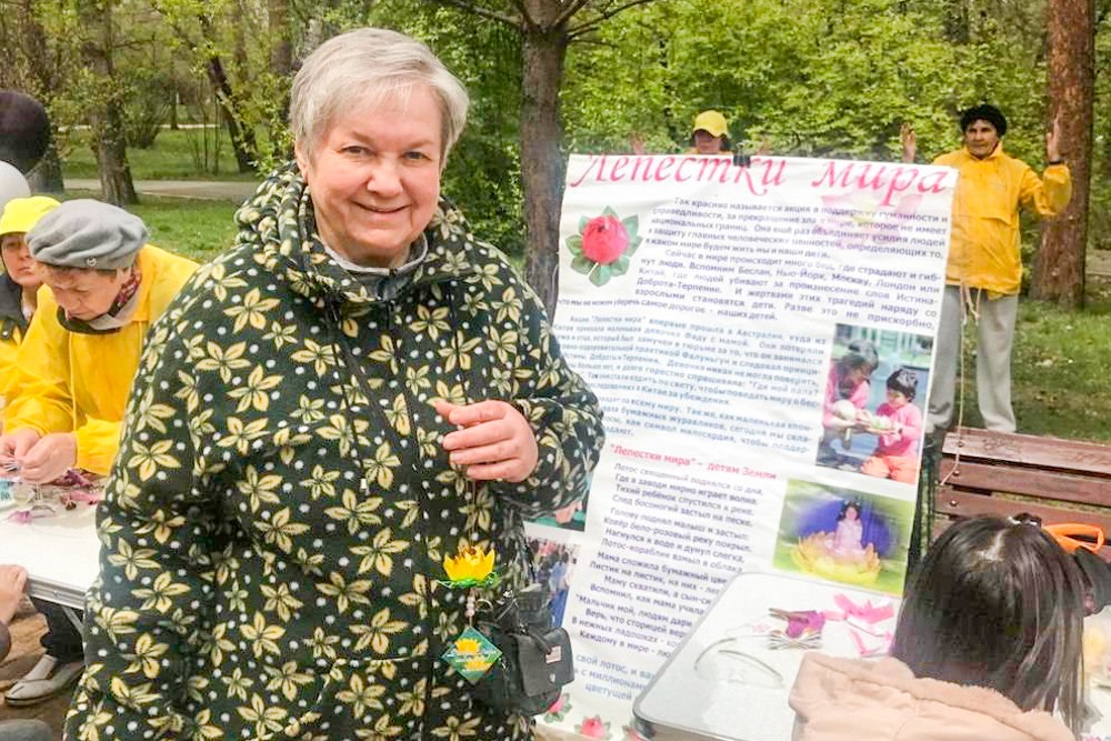 Последователи Фалуньгун Ангарска приняли участие в праздновании Дня города