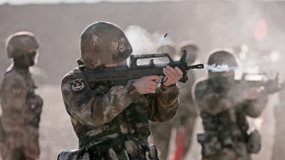 Китайцы хотят отправить на войну всех своих чиновников