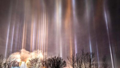 Завораживающее природное явление: фото редких световых столбов