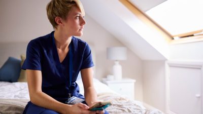 40 минут яркого света помогают медсёстрам в ночную смену чувствовать себя менее уставшими