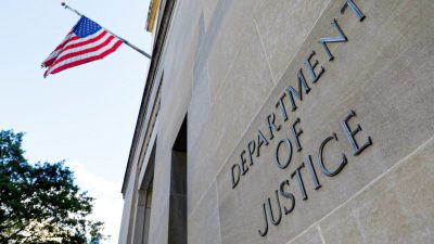 Минюст США предъявил обвинения двум китайским агентам в подкупе госчиновника для преследования Фалуньгун