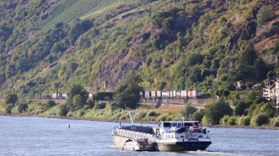 На реке Лене из-за пьяного капитана столкнулись два танкера