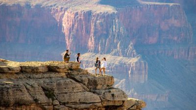 Чем опасны селфи и какую общественную угрозу они несут?
