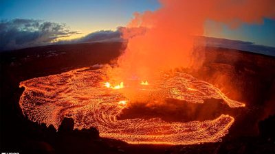Возобновилось извержение одного из самых активных вулканов мира Килауэа после 3-месячной паузы