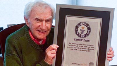 Как прожить качественную и долгую жизнь? Старейший в мире практикующий врач делится советами