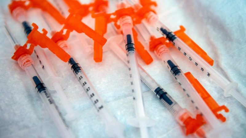 Шприцы с вакциной от COVID-19. (Joseph Prezioso/AFP via Getty Images)
 | Epoch Times Россия