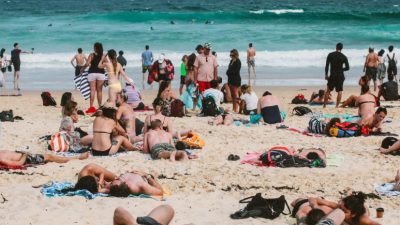 Власти Анапы опровергли информацию в ролике о переполненных пляжах