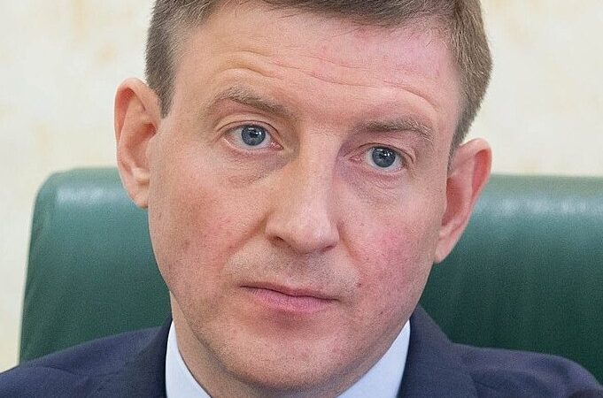 Турчак: Заявление генерала Попова превратили в политическое шоу Фото: Секретарь Генерального совета «Единой России» и первый заместитель председателя Совета Федерации Андрей Турчак. | Epoch Times Россия