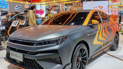 Кроссовер «Москвич 5» и новые модели КАМАЗ показали в Татарстане