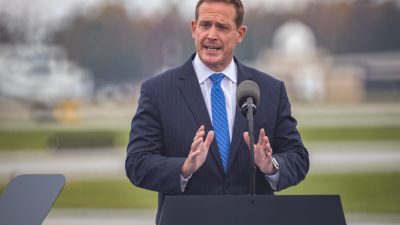 Республиканцы призывают федеральные власти провести расследование деятельности китайских «сервисных центров» в США