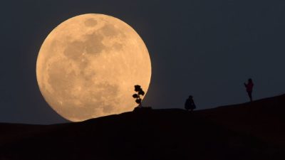 Суперлуние и «голубую Луну» увидят жители Земли в августе