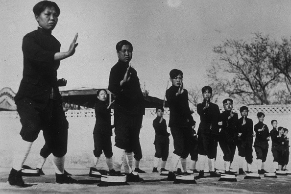 1933 Οι Κινέζοι αστυνομικοί εξασκούν κινήσεις τάι τσι. (Actual Press Agency/Getty Images)