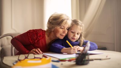 Как ребёнка научить писать тексты? Советы родителям