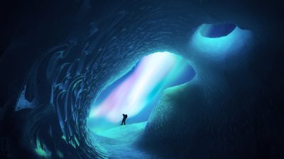 Фотограф переехал в Исландию, чтобы показать миру красоту неизведанных ледниковых пещер