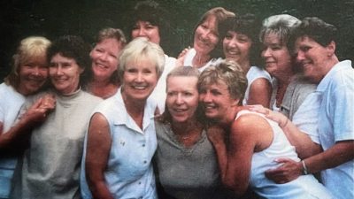 Разлучённые в детстве 11 сестёр воссоединились спустя 43 года