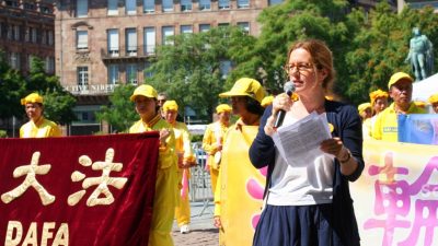 В Международный день ООН в Страсбурге прошла акция протеста сторонников Фалуньгун против репрессий в Китае