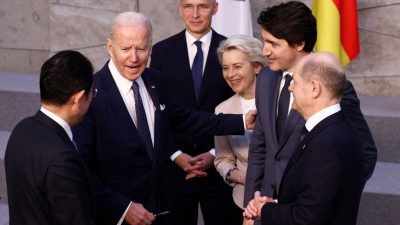 «Мы не поддерживаем»: мировые лидеры выступают против Байдена за то, что он дал кассетные бомбы Украине