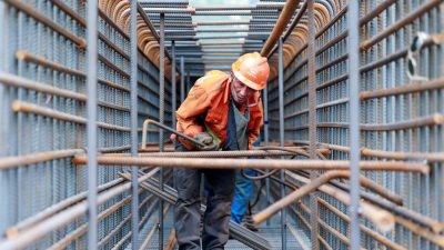 Китайская экономика сталкивается с самыми серьёзными проблемами за последние десятилетия, говорят аналитики