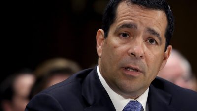 «Мы находимся под террористической атакой»: бывший глава контрразведки США