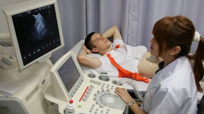 В Госдуме недоумевают по поводу запрета Верховного суда на УЗИ без направления врача