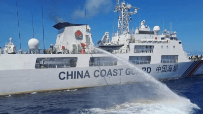 Береговая охрана Китая применила водомёт против филиппинского судна в спорном Южно-Китайском море