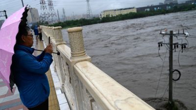 Супертайфун «Доксури» накрыл Пекин, погибли 11 человек (видео)