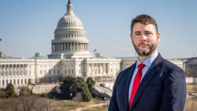 Демократы хотят уничтожить Трампа с помощью «насилия среднего уровня»