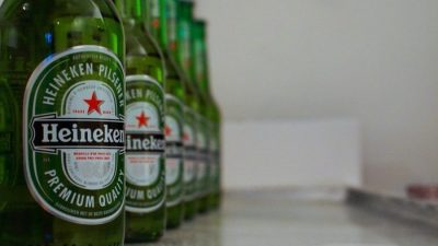 Пивоваренный концерн Heineken продал бизнес в России за 1 евро