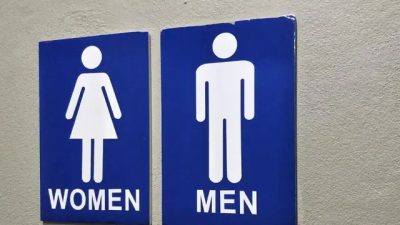 Родители подали в суд после того, как учитель школьного оркестра объявил о смене пола