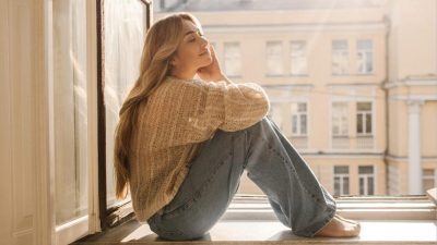 Гуляйте в солнечные дни и загорайте, чтобы укрепить здоровье