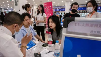 Уровень безработицы среди молодёжи в Китае стремительно растёт и, «возможно, занижен»