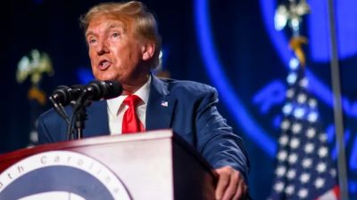 «Меня обвиняют за вас»: Трамп на ужине Республиканской партии