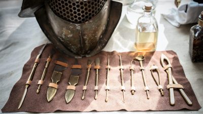 История хирургического зашивания ран