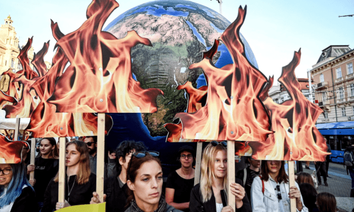 Активисты-экологи участвуют в марше Глобальной климатической забастовки в Загребе, Хорватия, 20 сентября 2019 года. (Denis Lovrovic/AFP via Getty Images) | Epoch Times Россия