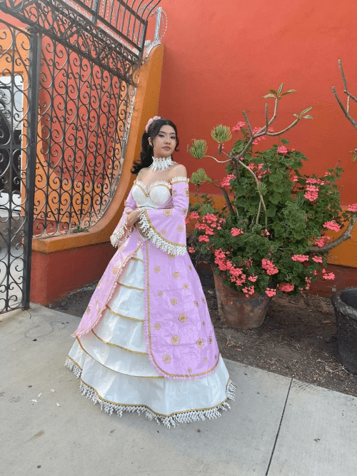 Выпускница школы выиграла $10 тыс. за своё невероятное платье