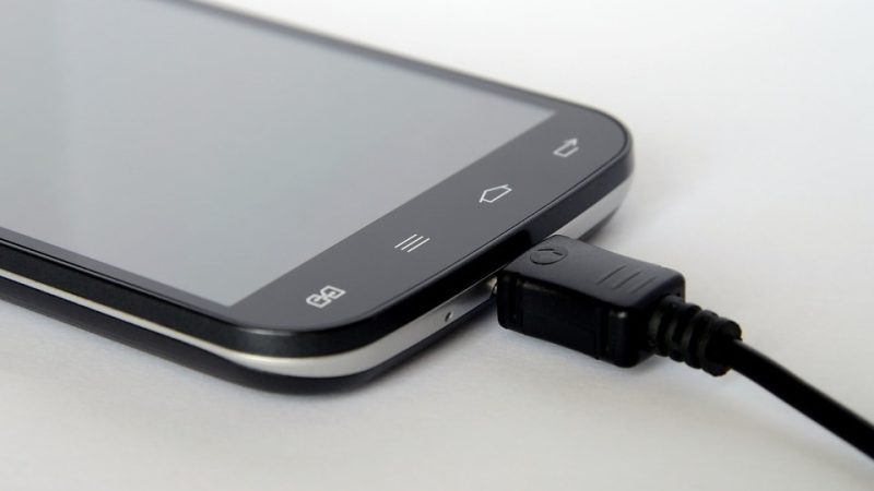 В Москве выгорела квартира из-за телефона на зарядке телефон, зарядка