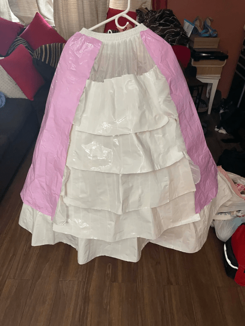 Выпускница школы выиграла $10 тыс. за своё невероятное платье