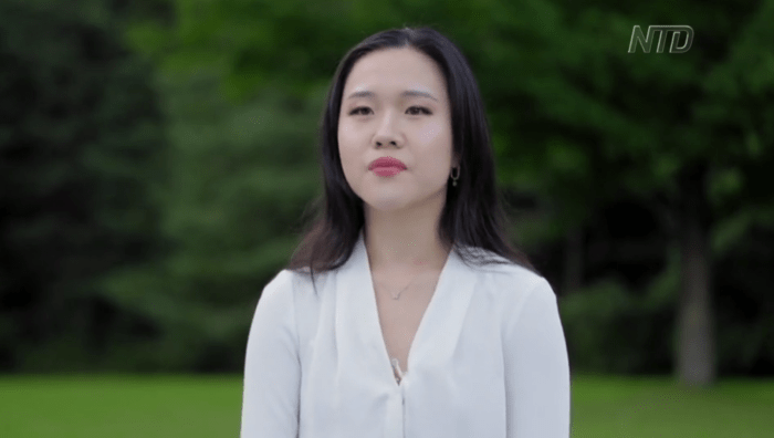 Что делает женщину красивой: Фиона Цзи, участница конкурса красоты «Мисс NTD» Участница мирового конкурса китайской красоты «Новая династия Тан» (NTD)Фиона Цзи. Скриншот/youtube.com | Epoch Times Россия