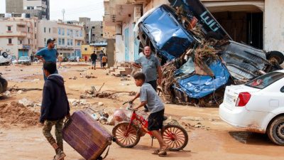 Город Дерна в Ливии закрыт, число жертв наводнения превысило 11000 человек (видео)