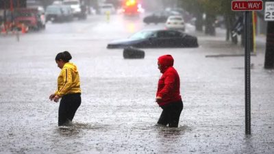 В Нью-Йорке объявлен режим ЧС из-за наводнения (видео)
