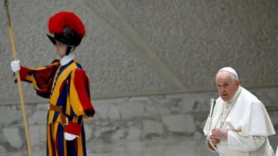 Комиссия Ватикана и Китая будет выбирать епископов, заявил Папа Франциск