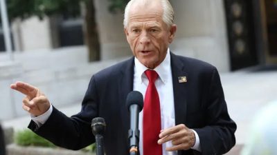 Трамп заплатил за своего бывшего помощника $300 тыс.