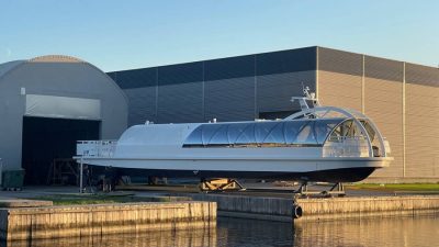 В Калининградской области новое пассажирское судно спущено на воду