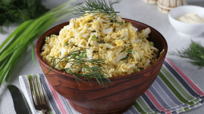 Салат из пекинской капусты с маринованными грибами