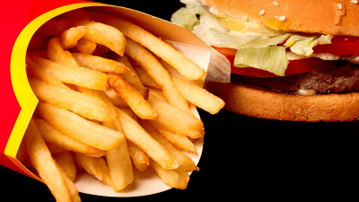 В продукции сетей быстрого питания обнаружены противозачаточные средства и антибиотики