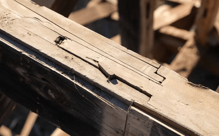 Традиционное столярное соединение shachi sen tsugi в 95-летней коминке в Сайтаме. (Courtesy of Dylan Iwanuki) Высочайшее мастерство старых японских плотников