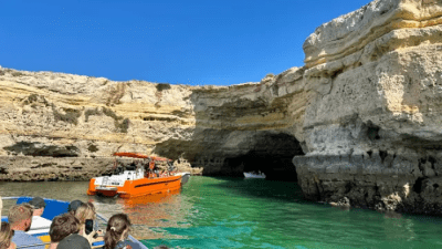 Воскресный утренний круиз по морю к пещерам Алгарве