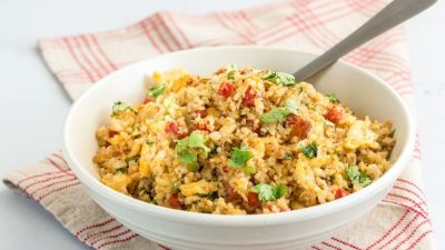 Жареный «рис» из цветной капусты с яйцом для тех, кто хочет похудеть