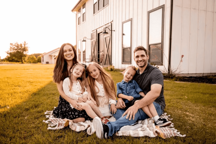 Три поколения семьи живут по соседству и видят в этом большие преимущества