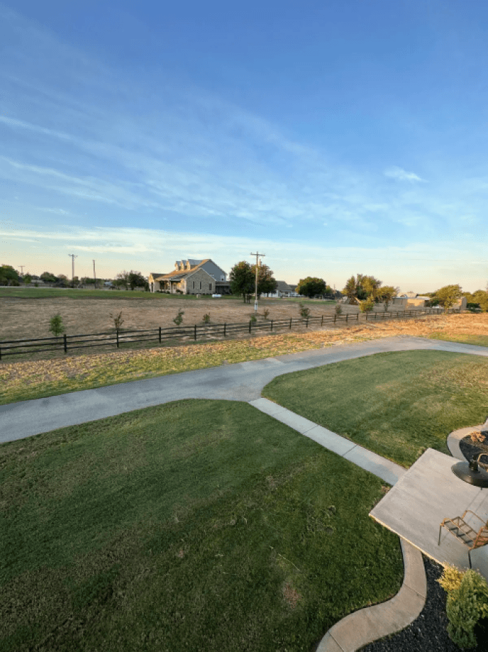Три поколения семьи живут по соседству и видят в этом большие преимущества